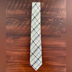 Chaps Men’s green, blue, and white striped tie. Classic length. Gently used